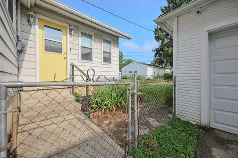 Exterior - 1824 Warder St, Springfield, OH 45503 photo 8 of 12