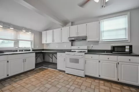 Kitchen - 1824 Warder St, Springfield, OH 45503 photo 1 of 2