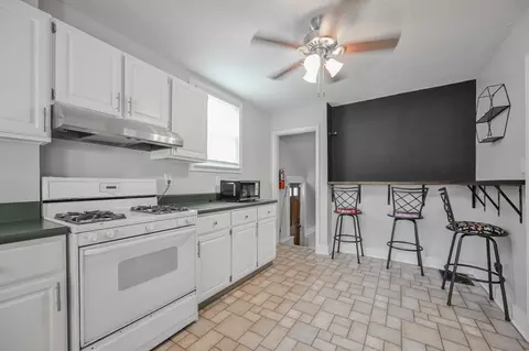 Kitchen - 1824 Warder St, Springfield, OH 45503 photo 2 of 2
