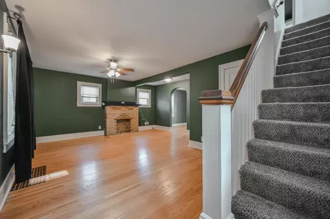 Living - 1824 Warder St, Springfield, OH 45503 photo 1 of 6