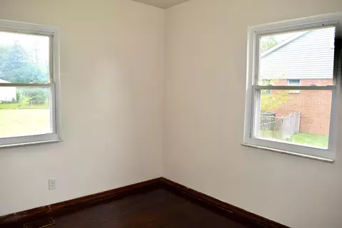 Bedroom - 1233 Bellefair Ave, Springfield, OH 45506 photo 3 of 4