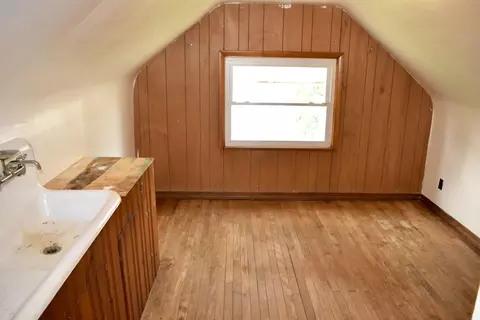 Bedroom - 1233 Bellefair Ave, Springfield, OH 45506 photo 4 of 4