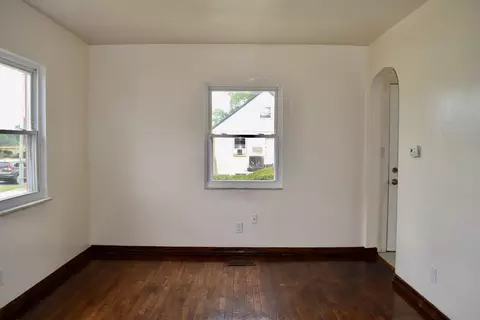 Living - 1233 Bellefair Ave, Springfield, OH 45506 photo 2 of 2