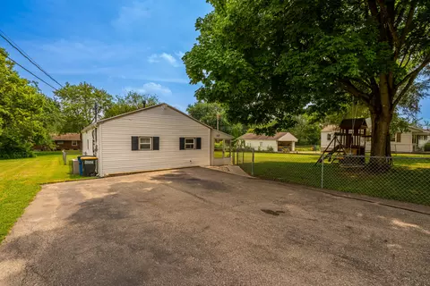 117 S Orchard St, Brookville, OH 45309