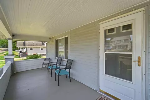 Exterior - 913 Rice St, Springfield, OH 45505 photo 5 of 15