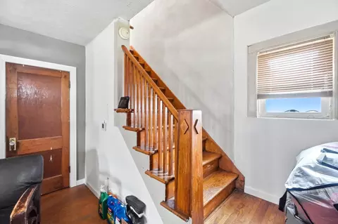 Entry Way - 913 Rice St, Springfield, OH 45505 photo 2 of 4
