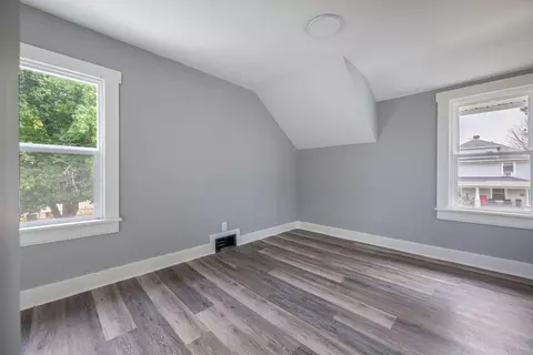 Bedroom - 620 E Cecil St, Springfield, OH 45503 photo 5 of 6