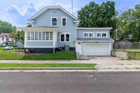 Exterior - 620 E Cecil St, Springfield, OH 45503 photo 2 of 7