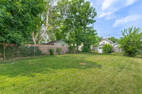 Exterior - 620 E Cecil St, Springfield, OH 45503 photo 4 of 7