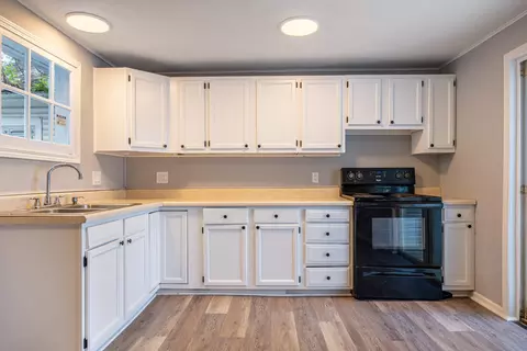 Kitchen - 620 E Cecil St, Springfield, OH 45503 photo 2 of 2