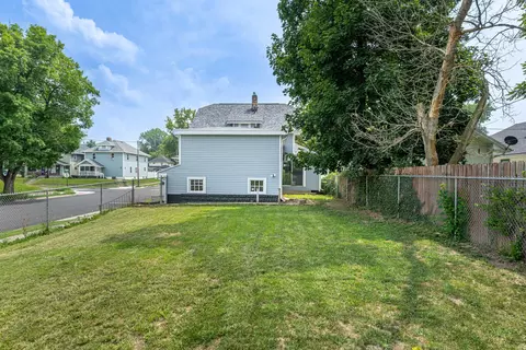 Exterior - 620 E Cecil St, Springfield, OH 45503 photo 6 of 7