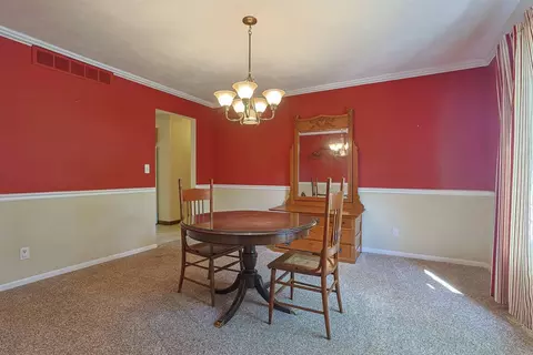 Dining - 2727 Wellsford Ln, Springfield, OH 45503 photo 2 of 4