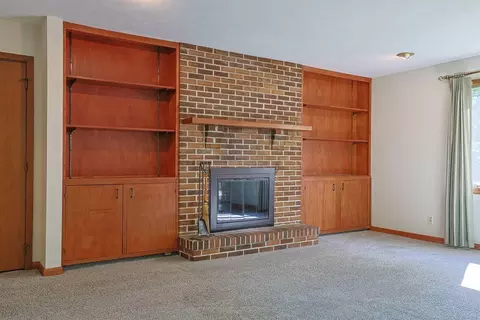 Living - 2727 Wellsford Ln, Springfield, OH 45503 photo 11 of 11