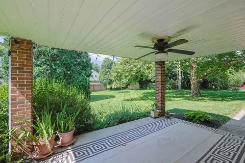 Exterior - 2727 Wellsford Ln, Springfield, OH 45503 photo 5 of 11