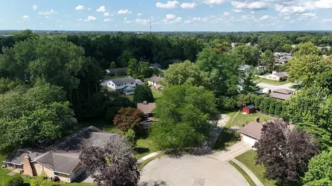 View/Area - 2727 Wellsford Ln, Springfield, OH 45503 photo 2 of 9