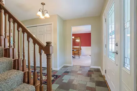 Entry Way - 2727 Wellsford Ln, Springfield, OH 45503 photo 2 of 3