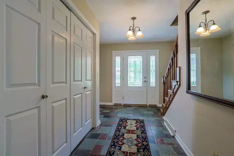 Entry Way - 2727 Wellsford Ln, Springfield, OH 45503 photo 3 of 3