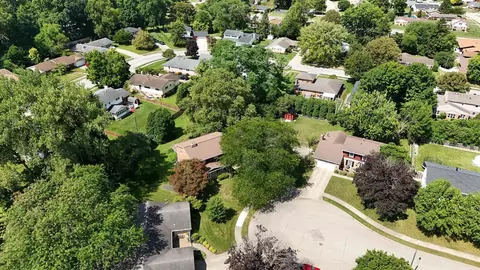View/Area - 2727 Wellsford Ln, Springfield, OH 45503 photo 3 of 9