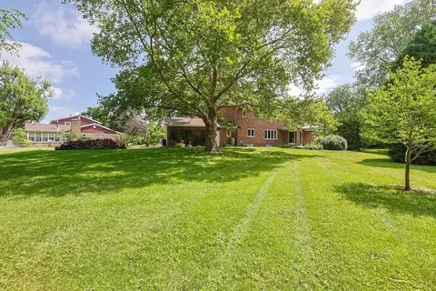 Exterior - 2727 Wellsford Ln, Springfield, OH 45503 photo 7 of 11