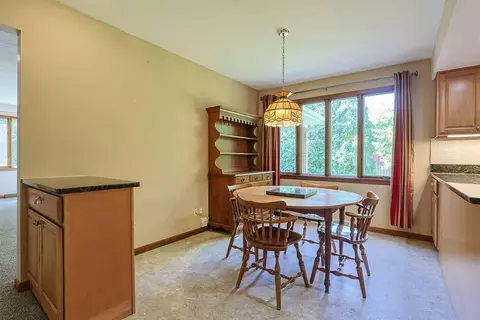 Dining - 2727 Wellsford Ln, Springfield, OH 45503 photo 4 of 4