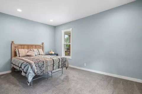 Bedroom - 918 Elder St, Springfield, OH 45505 photo 1 of 7