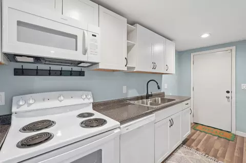 Kitchen - 918 Elder St, Springfield, OH 45505 photo 4 of 4