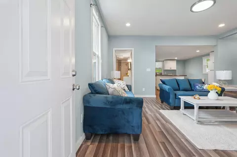Entry Way - 918 Elder St, Springfield, OH 45505 photo 1 of 3
