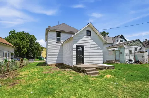 Exterior - 967 James St, Springfield, OH 45503 photo 5 of 7