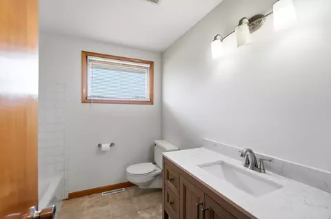 Bath - 4209 Helena Dr, Springfield, OH 45503 photo 1 of 3