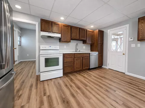 Kitchen - 106 Snyder St, Springfield, OH 45504 photo 2 of 4