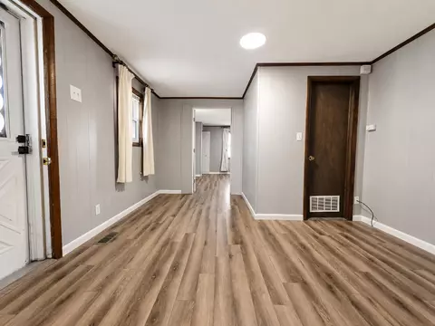 Living - 106 Snyder St, Springfield, OH 45504 photo 3 of 3