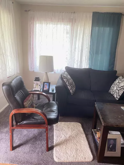 Living - 742 Montgomery Ave, Springfield, OH 45506 photo 1 of 2