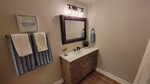 Bath - 9870 Springhill Degraff Rd, De Graff, OH 43318 photo 6 of 7