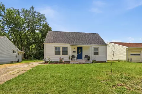 Exterior - 425 W Parkwood Ave, Springfield, OH 45506 photo 2 of 10