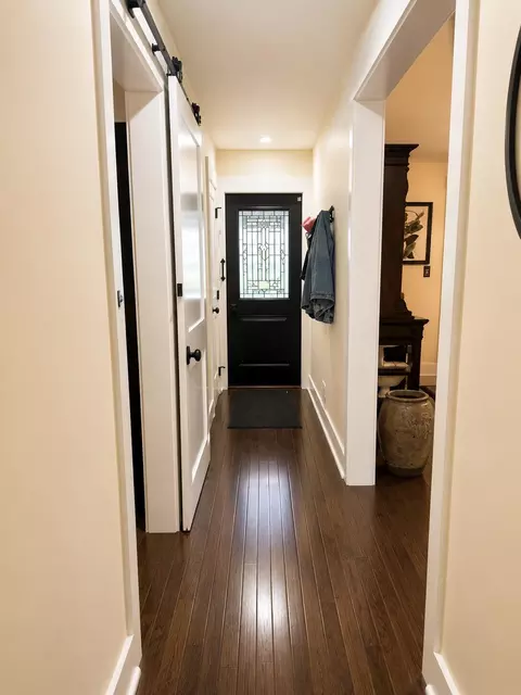 Entry Way - 601 Westchester Park Dr, Springfield, OH 45504 photo 10 of 11