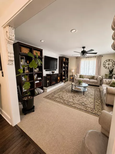 Living - 601 Westchester Park Dr, Springfield, OH 45504 photo 6 of 9