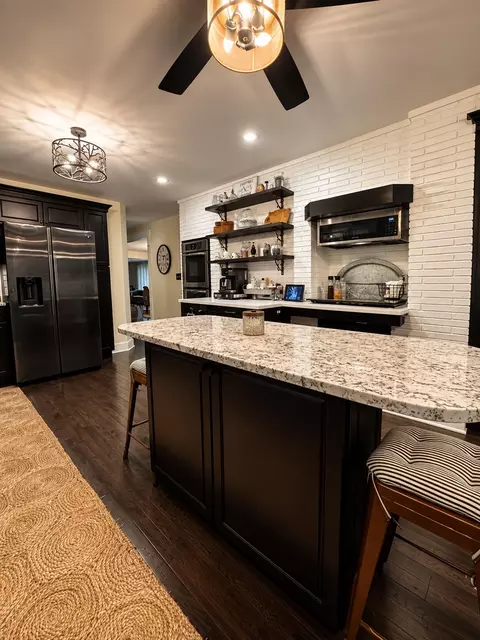 Kitchen - 601 Westchester Park Dr, Springfield, OH 45504 photo 2 of 15
