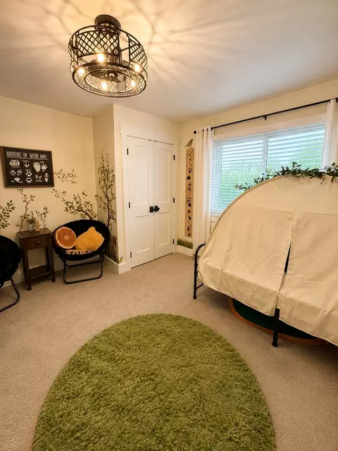 Bedroom - 601 Westchester Park Dr, Springfield, OH 45504 photo 8 of 8