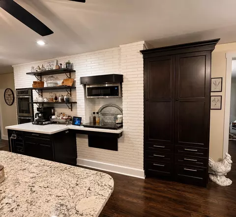 Kitchen - 601 Westchester Park Dr, Springfield, OH 45504 photo 5 of 15
