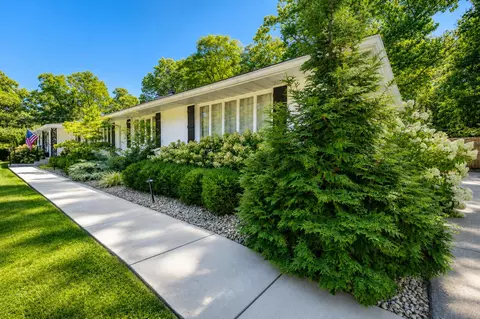 Exterior - 601 Westchester Park Dr, Springfield, OH 45504 photo 6 of 20