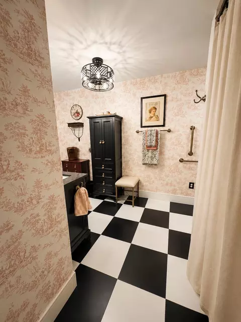 Bath - 601 Westchester Park Dr, Springfield, OH 45504 photo 7 of 13
