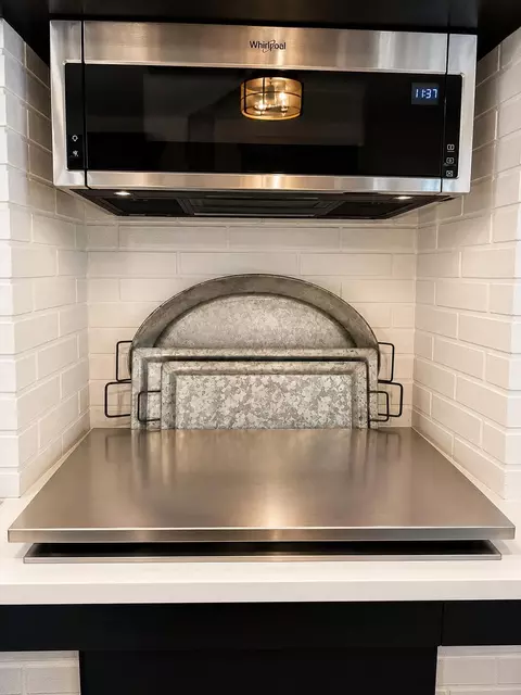 Kitchen - 601 Westchester Park Dr, Springfield, OH 45504 photo 11 of 15