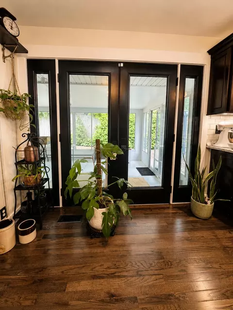 Entry Way - 601 Westchester Park Dr, Springfield, OH 45504 photo 9 of 11