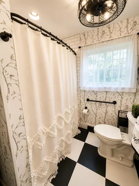 Bath - 601 Westchester Park Dr, Springfield, OH 45504 photo 2 of 13