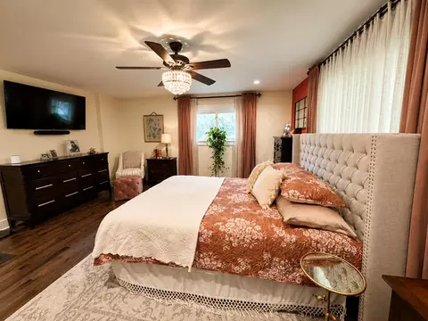 Bedroom - 601 Westchester Park Dr, Springfield, OH 45504 photo 4 of 8