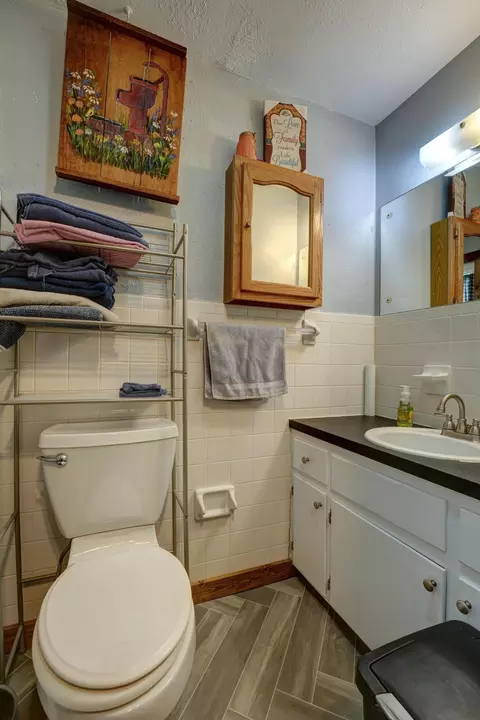 Bath - 7446 Dull Rd, Arcanum, OH 45304 photo 1 of 4