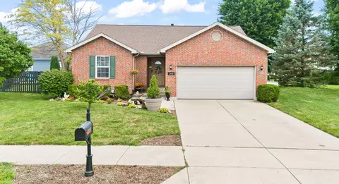 2490 Meadowpoint Dr, Troy, OH 45373