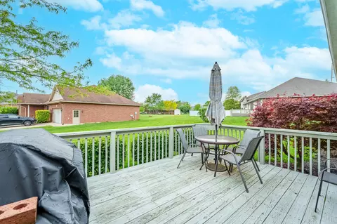 Exterior - 521 E Hoewisher Rd, Sidney, OH 45365 photo 6 of 14