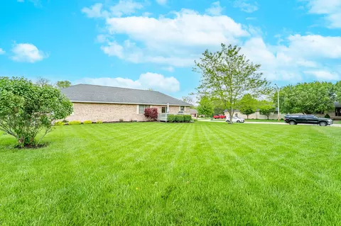 Exterior - 521 E Hoewisher Rd, Sidney, OH 45365 photo 4 of 14