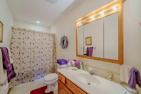 Bath - 521 E Hoewisher Rd, Sidney, OH 45365 photo 1 of 4